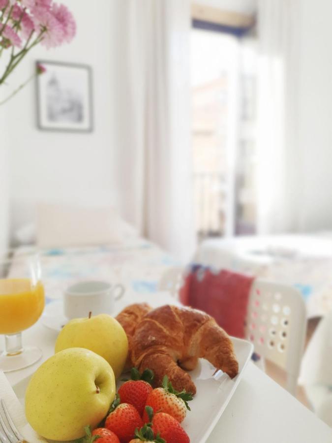 Hostal Alicante Madrid Ngoại thất bức ảnh