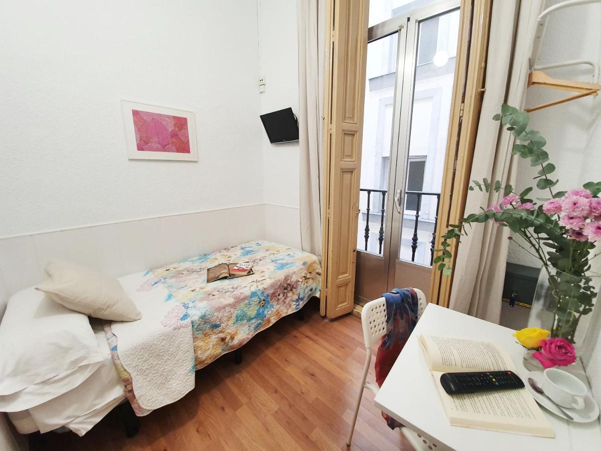 Hostal Alicante Madrid Ngoại thất bức ảnh