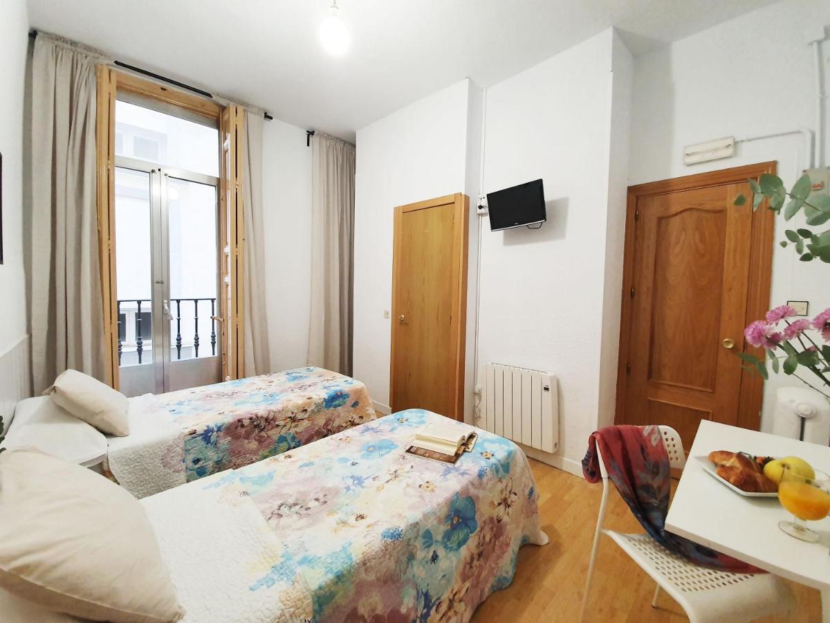 Hostal Alicante Madrid Ngoại thất bức ảnh