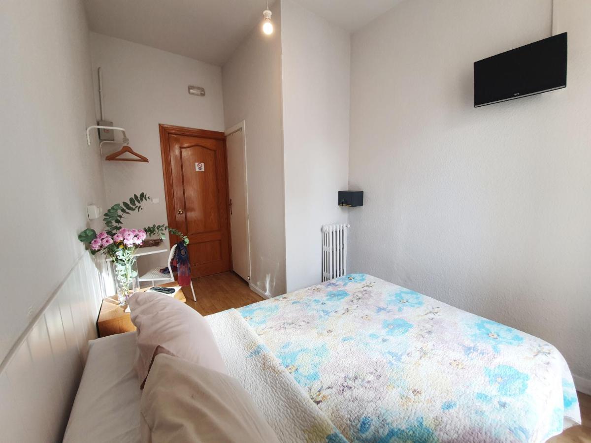 Hostal Alicante Madrid Ngoại thất bức ảnh