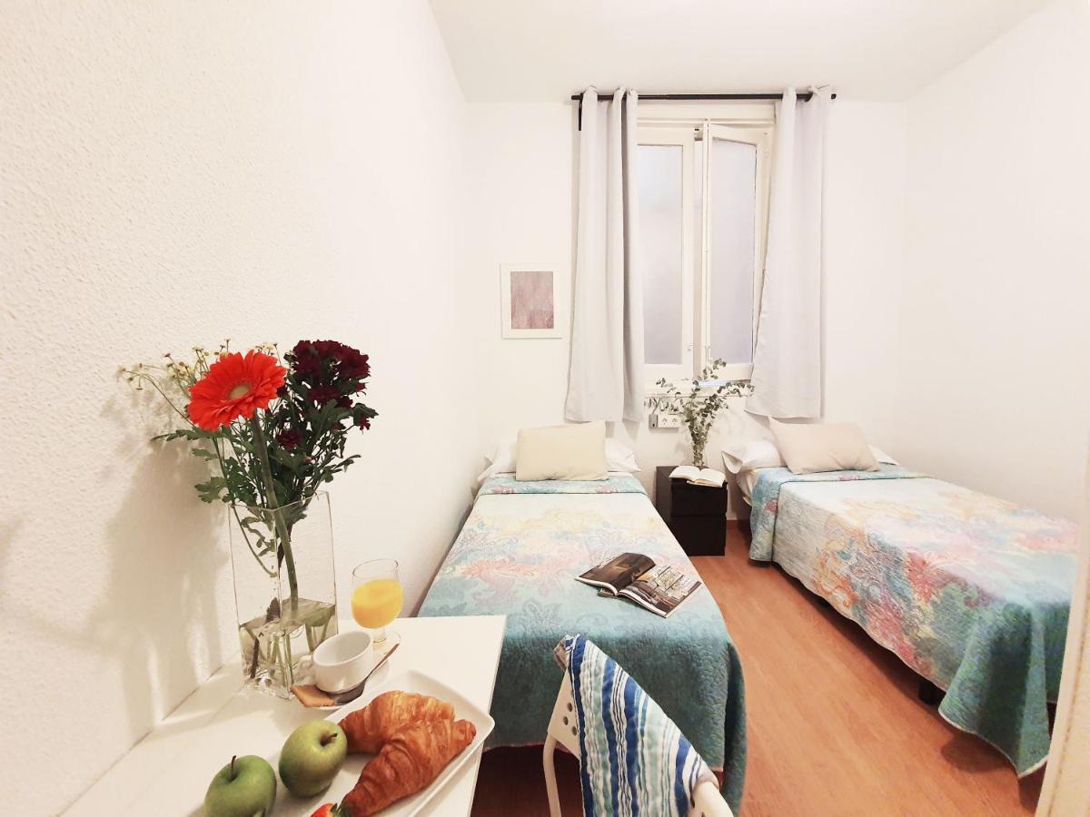 Hostal Alicante Madrid Ngoại thất bức ảnh