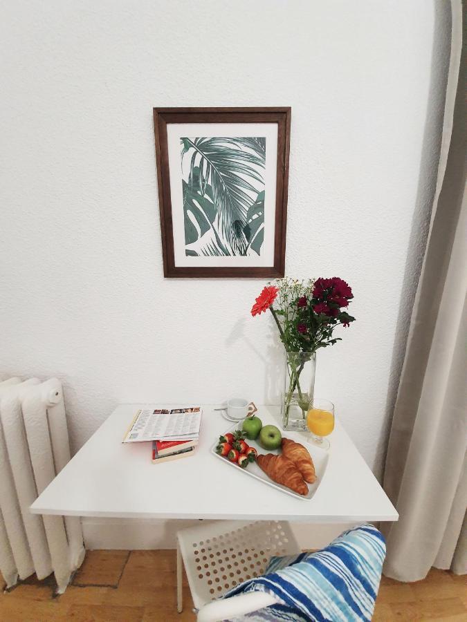 Hostal Alicante Madrid Ngoại thất bức ảnh