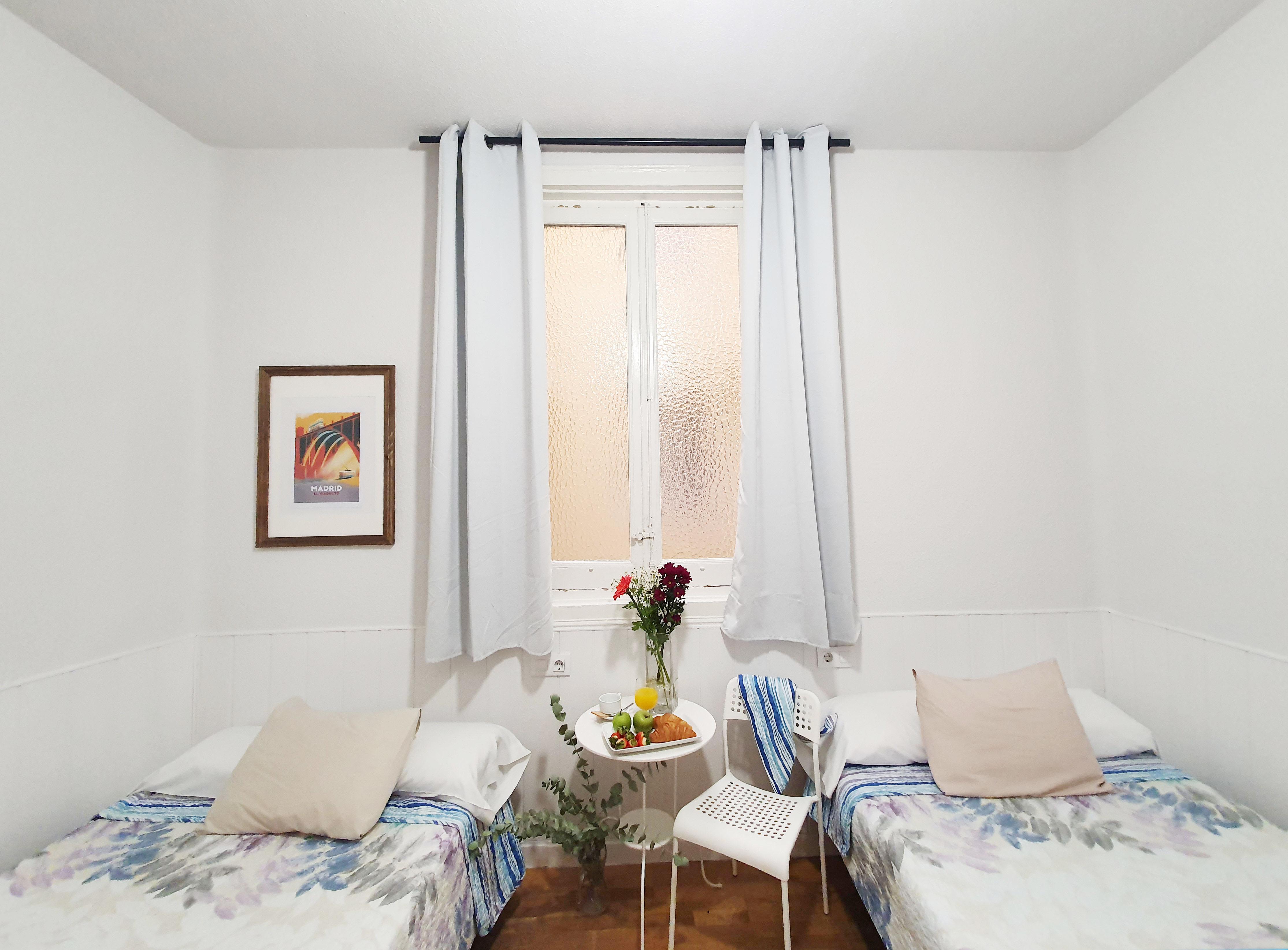 Hostal Alicante Madrid Ngoại thất bức ảnh