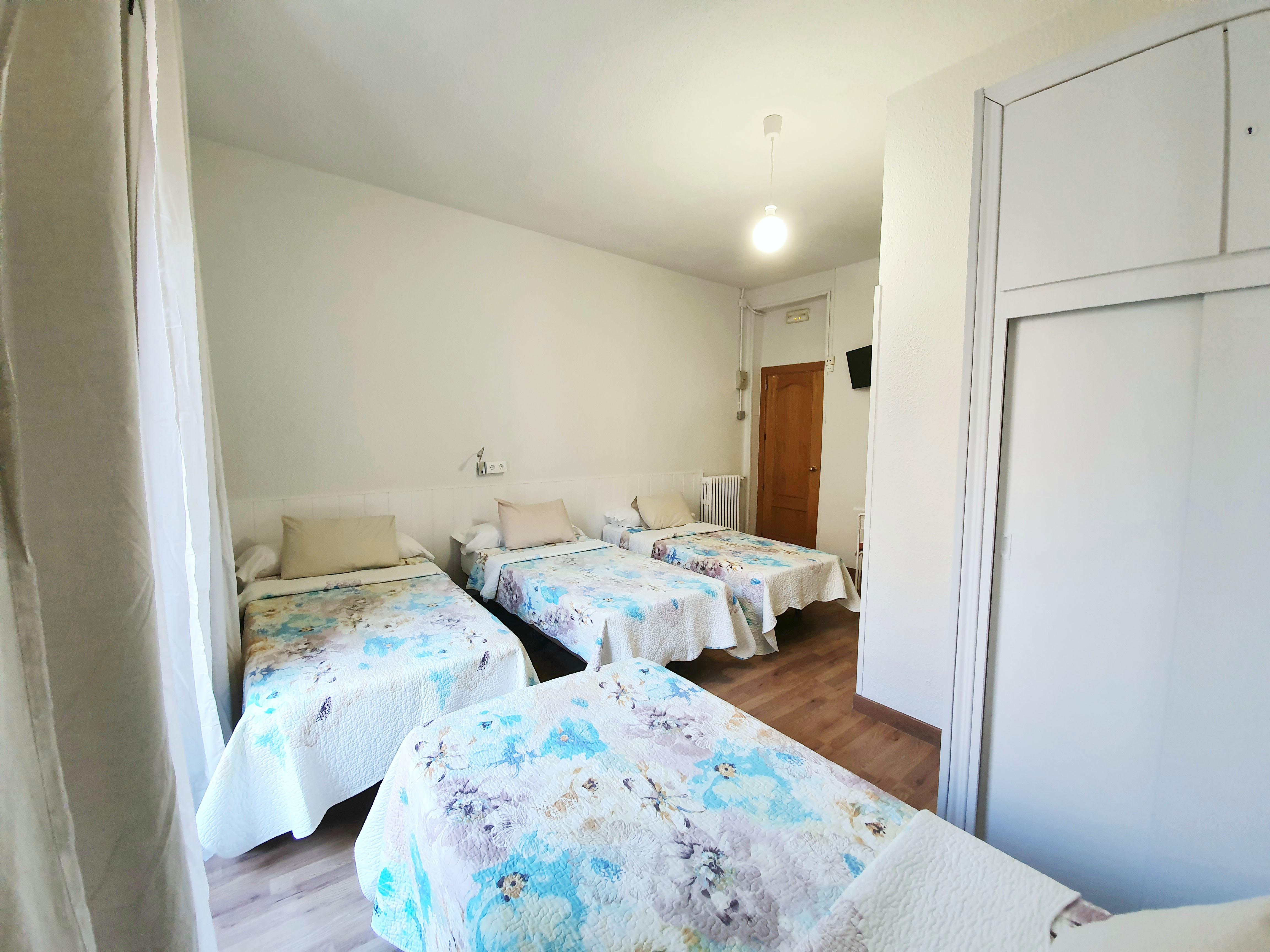 Hostal Alicante Madrid Ngoại thất bức ảnh