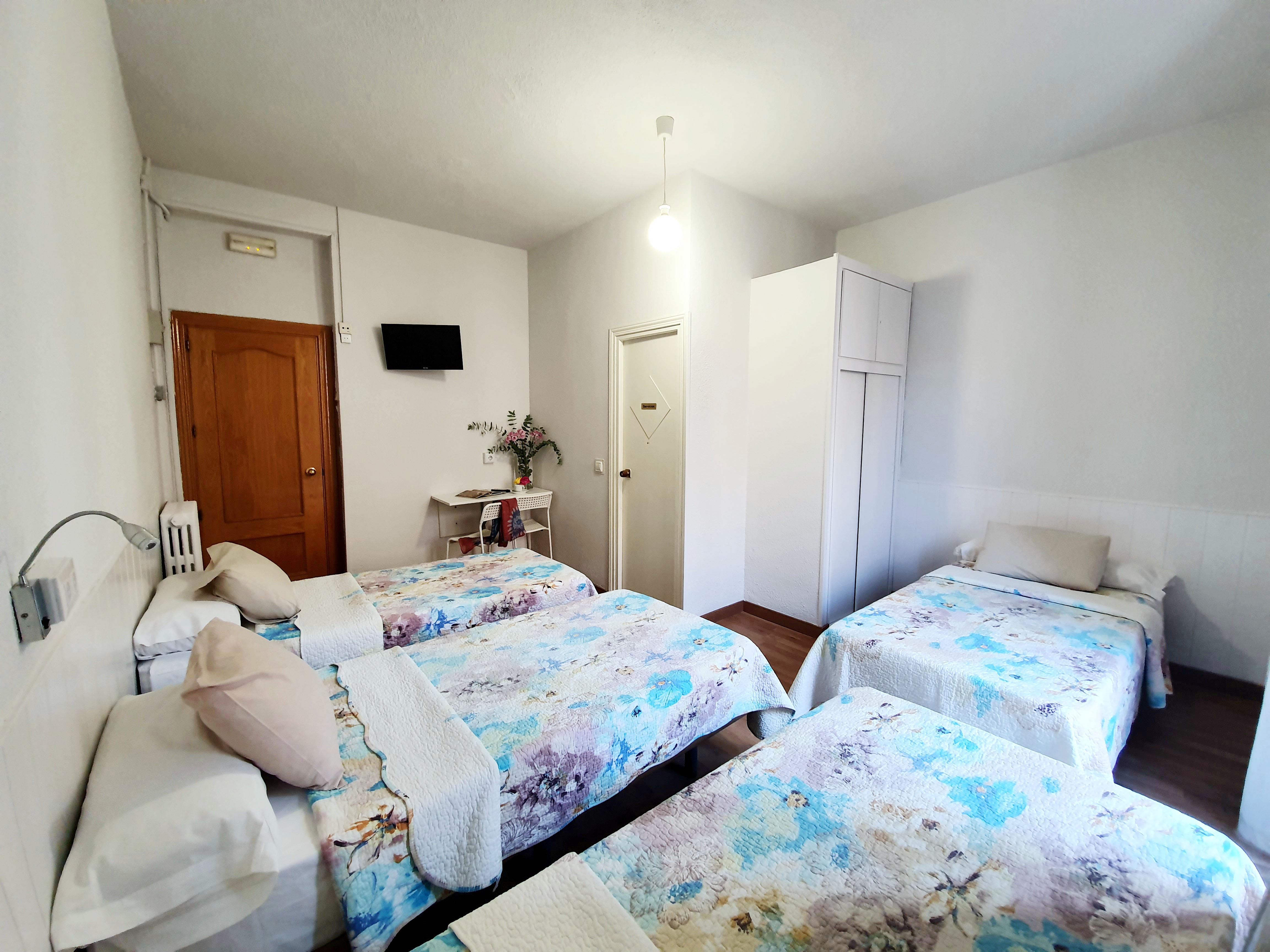 Hostal Alicante Madrid Ngoại thất bức ảnh