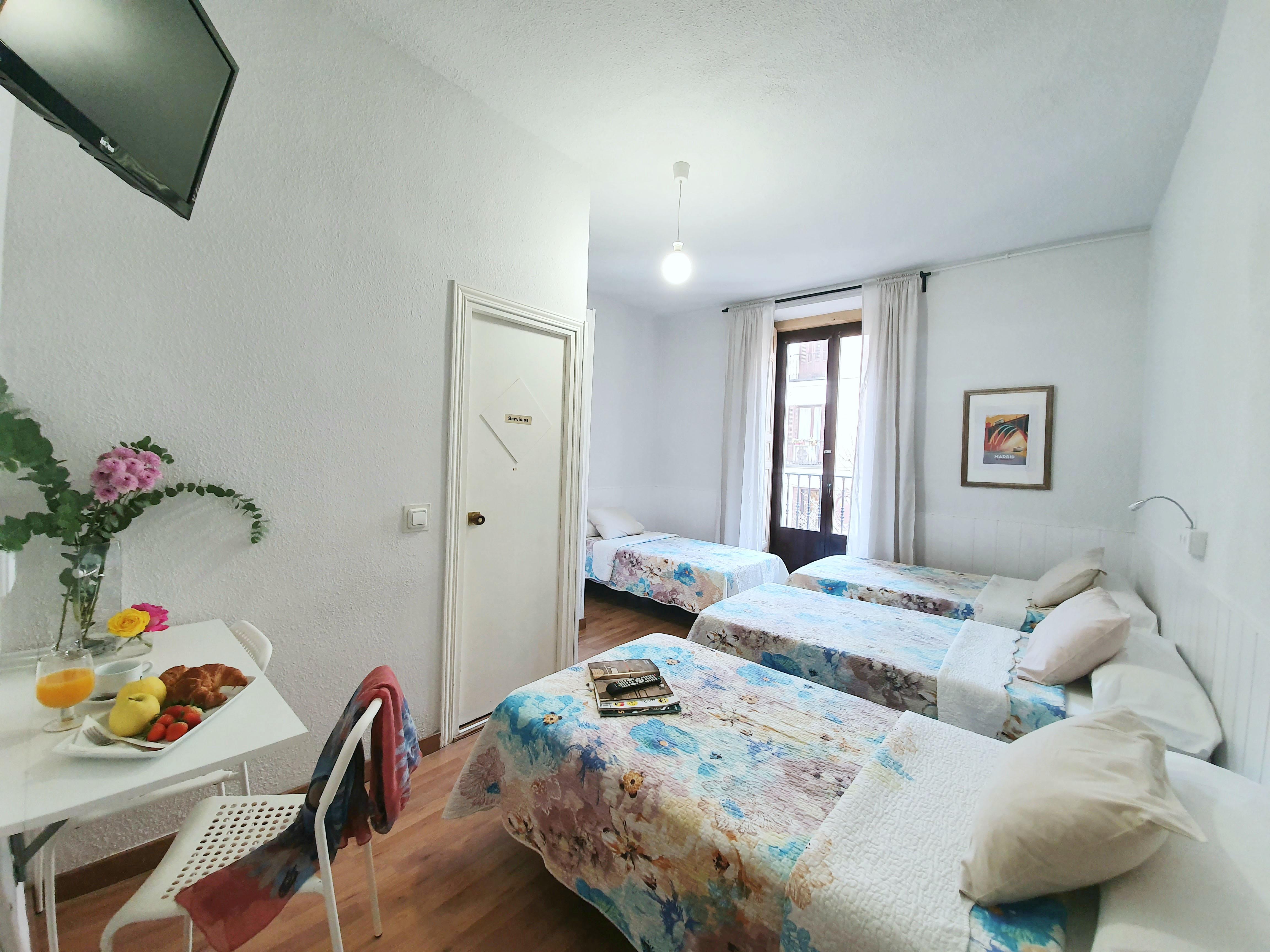 Hostal Alicante Madrid Ngoại thất bức ảnh