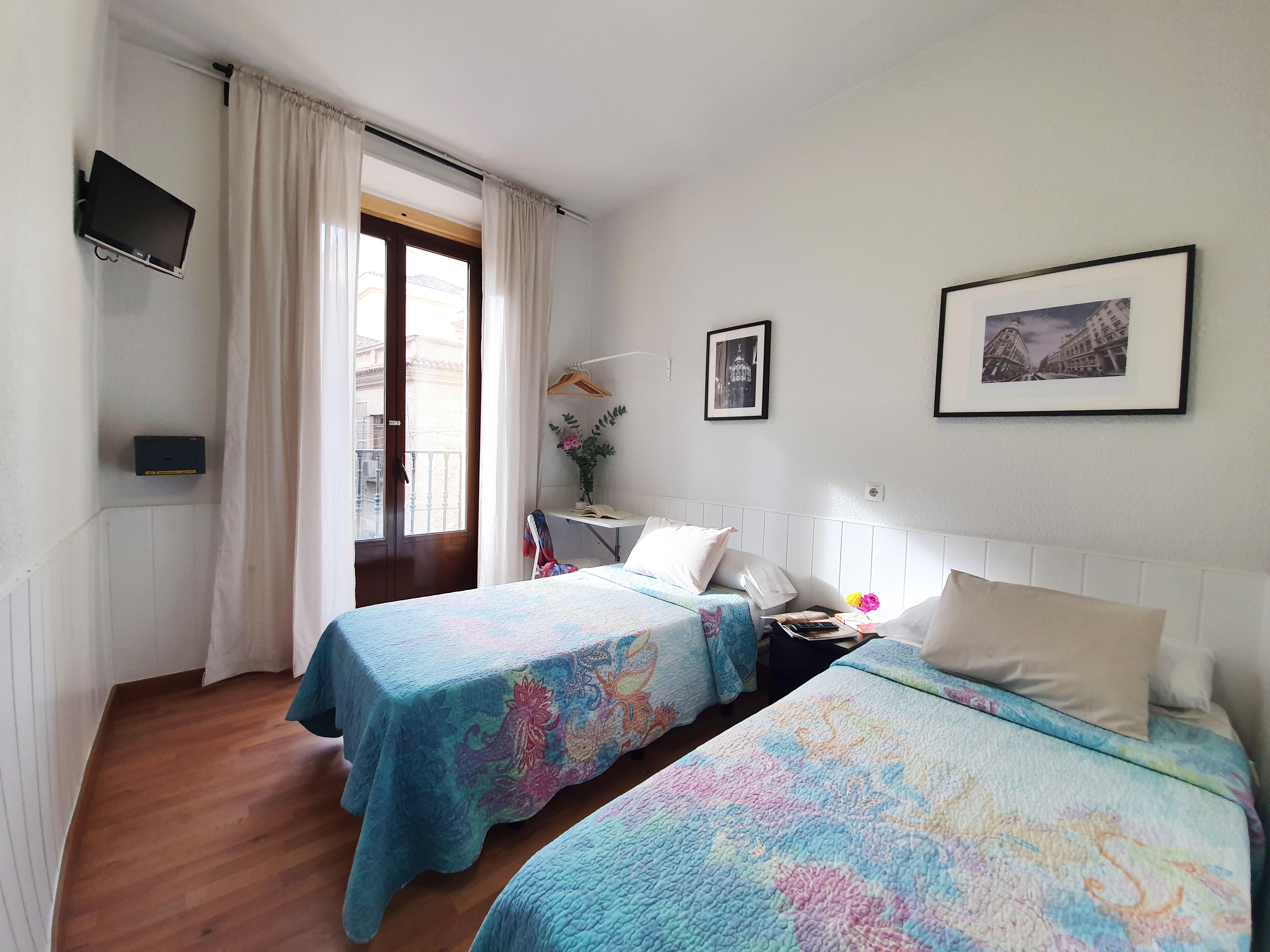 Hostal Alicante Madrid Ngoại thất bức ảnh